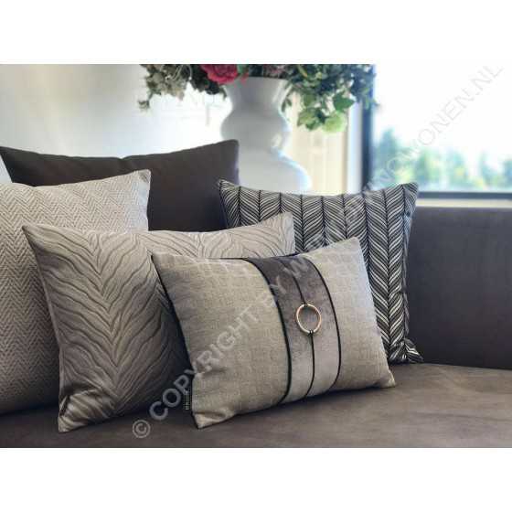 Brons Kussen Carrousel Taupe 45x45cm
